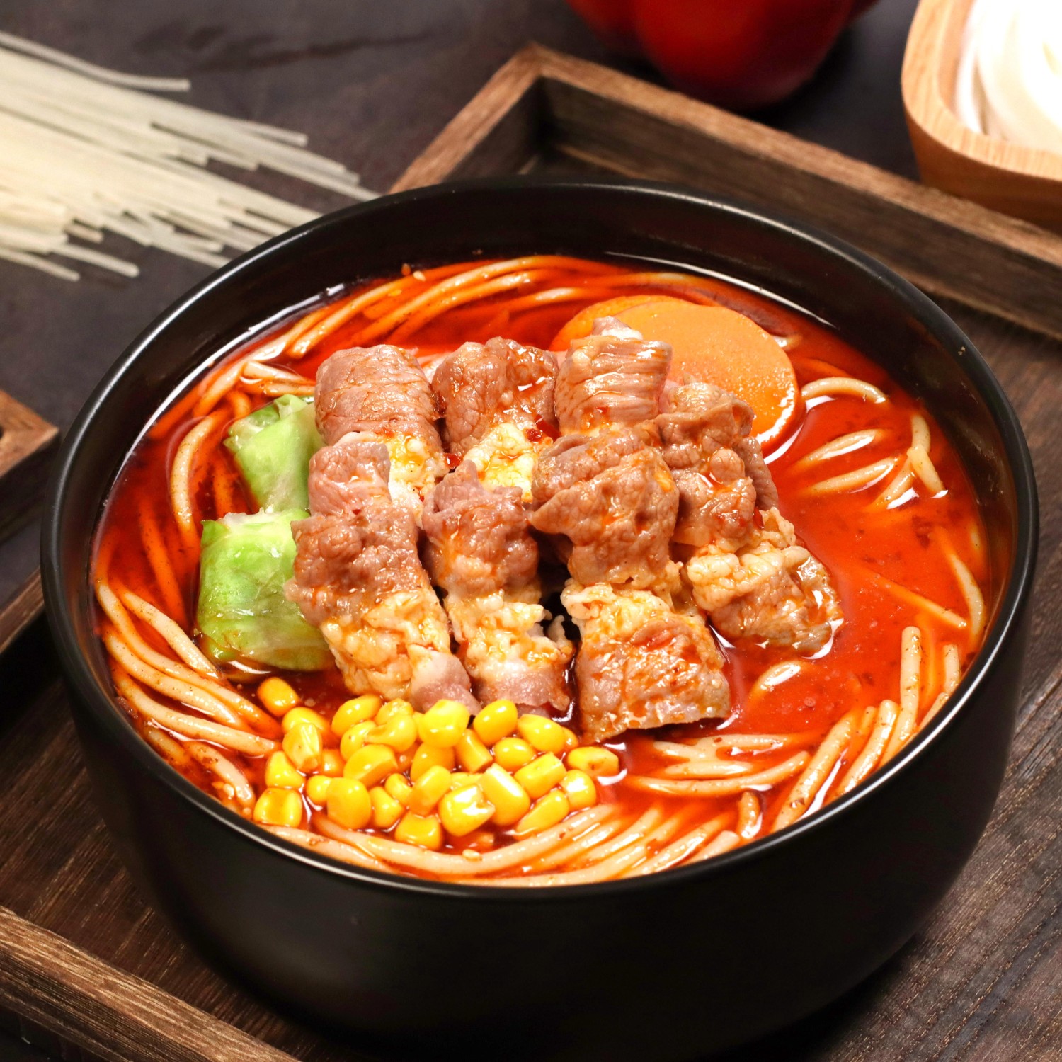 狀元米線(xiàn)招商合作火熱進(jìn)行中，30平方米起可立店，簡(jiǎn)單好操作，歡迎隨時(shí)來(lái)總部考察，全國合作熱線(xiàn)：400-967-2208  