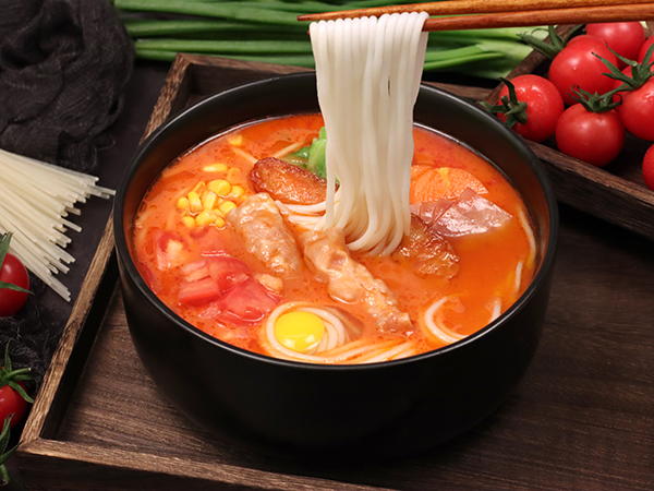 狀元米線(xiàn)招商加盟火熱進(jìn)行中,30平方米起可立店,簡(jiǎn)單好操作,歡迎隨時(shí)來(lái)總部考察,全國合作熱線(xiàn):400-967-2208