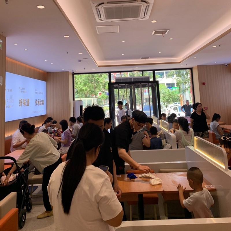 狀元米線，二十年專注純大米米線，品質(zhì)保障，市場(chǎng)信賴。選擇我們，共享美味商機(jī)，成就創(chuàng)業(yè)夢(mèng)想！